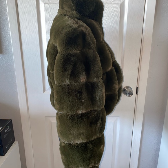 Olive Fur Coat- NEW - Picture 6 of 7